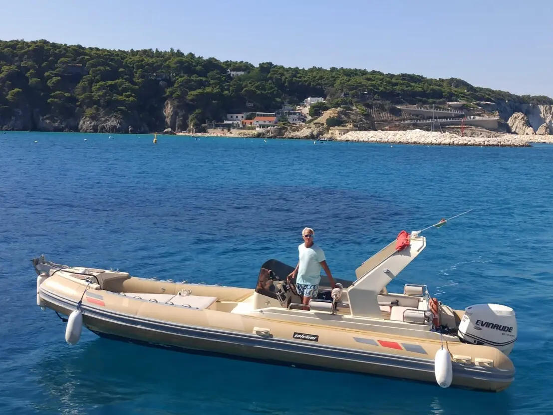 Clienti felici a bordo del gommone Costantino